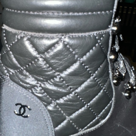 CHANEL Combat Calfskin Grosgrain Quilted Lace Up Boots Size 37 - Picture 9 of 17